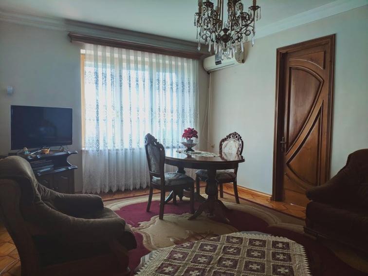 Giorgis Home Batumi Bagian luar foto